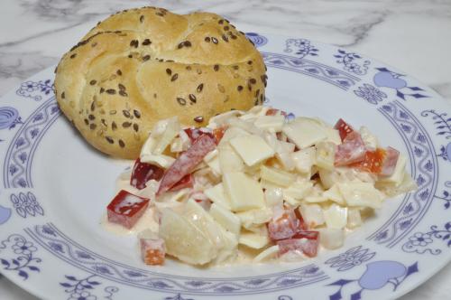 Sýrový salát s kápií – Snadné recept z Česko kuchyně, hotový za Do 30 minut